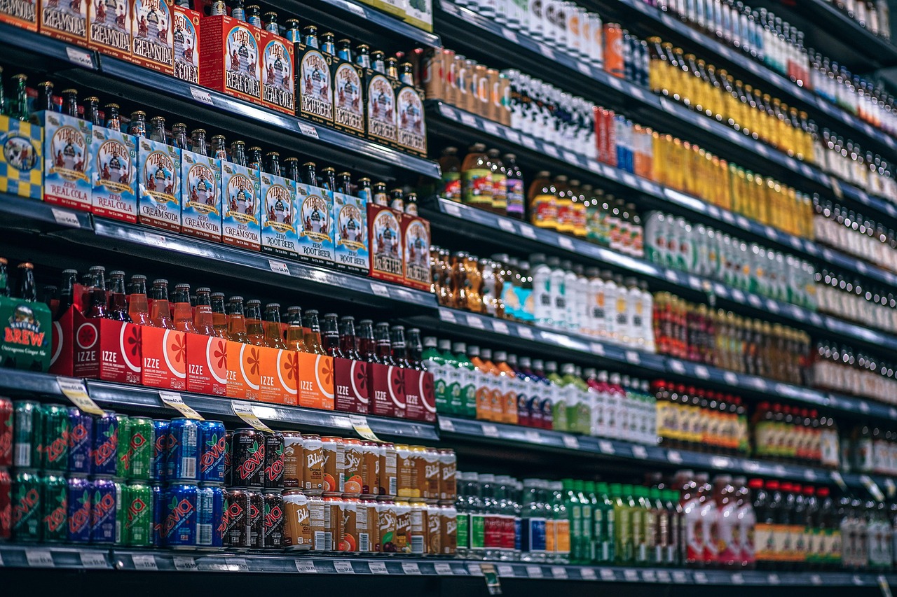 boissons, bouteilles, étagère, canettes, coca, cola, consommation, régime, boisson, supermarché, pepsi, magasin, soda, sprite, limonade, nombreux, variété, magasin